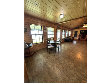 Beautiful log home situated on one acre on Toledo Bend - photo 22