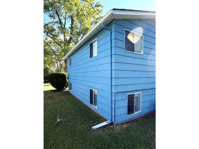 Well maintained, split-level ranch in great neighborhood. Step - photo 27