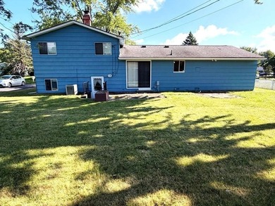 Well maintained, split-level ranch in great neighborhood. Step - photo 28