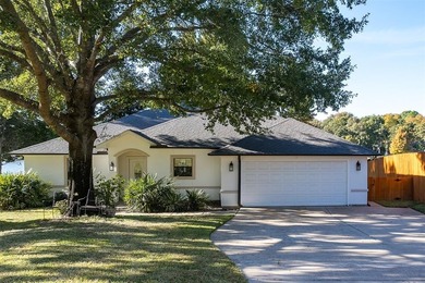 Cedar Creek Lake Home For Sale in Gun Barrel City Texas