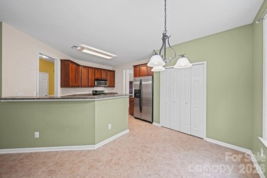 Welcome home to this beautifully maintained 4 bedroom, 2.5 - photo 5