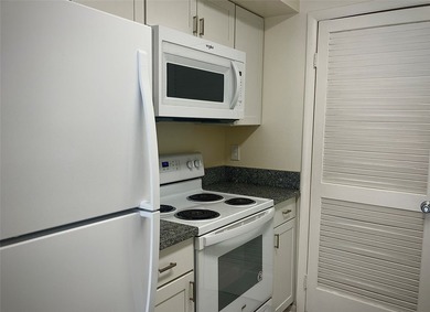 Updated 1,100 square foot condominium offering 2 bedrooms and 1 - photo 6