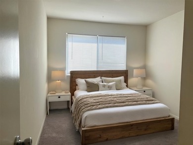 Updated 1,100 square foot condominium offering 2 bedrooms and 1 - photo 9