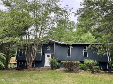Lake Home For Sale in Clinton, Tennessee