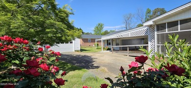 If you are looking for a house with an extra building to be used