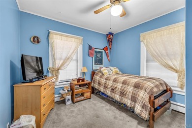 Welcome to this well-maintained 3-bedroom, 1-bathroom home - photo 14