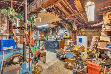 Welcome to this well-maintained 3-bedroom, 1-bathroom home - photo 22