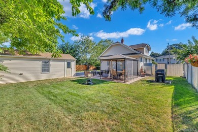 Welcome to this well-maintained 3-bedroom, 1-bathroom home - photo 29