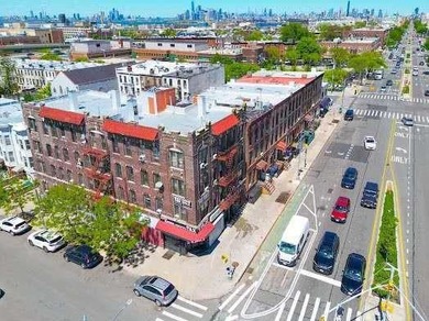 Prime location investment property featuring 17 residential - photo 8