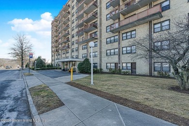Welcome to 1000 Clove Road, Manhattan style living in this - photo 2