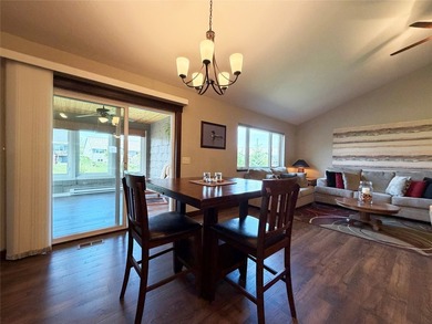 Welcome to this beautifully maintained 3-bedroom, 3-bath twin - photo 9