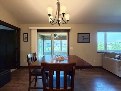 Welcome to this beautifully maintained 3-bedroom, 3-bath twin - photo 10