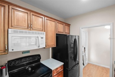 Prime Opportunity in Grenelefe! Set in a beautiful community - photo 6