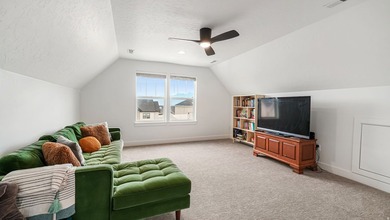 Stunning two-story home in quiet Ridge View Estates, Salem - photo 22