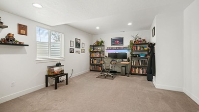 Stunning two-story home in quiet Ridge View Estates, Salem - photo 29