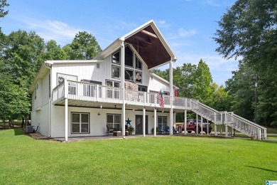 Beautiful 3-bedroom, 3 1/2 bath lakefront home that truly has it - photo 33
