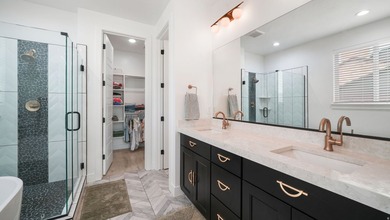 Stunning two-story home in quiet Ridge View Estates, Salem - photo 33