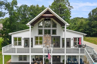 Beautiful 3-bedroom, 3 1/2 bath lakefront home that truly has it - photo 34