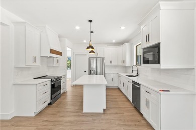 Experience the perfect blend of modern design and lakeside - photo 8