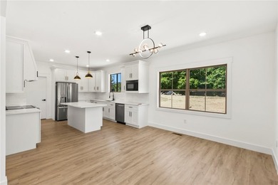 Experience the perfect blend of modern design and lakeside - photo 9