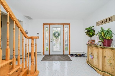 Welcome to 9 Prague Court, an extraordinary custom residence - photo 4