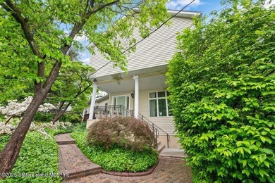 MODERN ELEGANCE WITH WINTER VIEW,LOCATED IN A QUIET STREET WHICH - photo 4