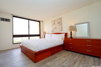 Back on the market due to the buyer's inability to fulfill their - photo 6