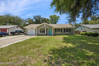 NO HOA, NO FLOOD ZONE AND FENCED BACKYARD!Move-in ready and - photo 1