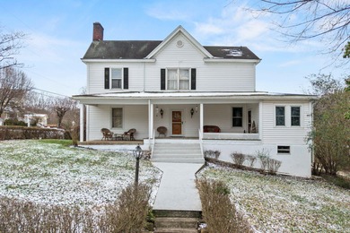 Kentucky River Home For Sale in Beattyville Kentucky