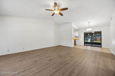 NO HOA, NO FLOOD ZONE AND FENCED BACKYARD!Move-in ready and - photo 7