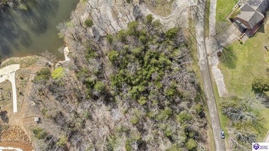 UNDER CONTRACT W/72 hr first right of refusal. Tucked away in a - photo 9