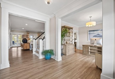 This beautiful Coastal New England / Nantucket-style home - photo 4