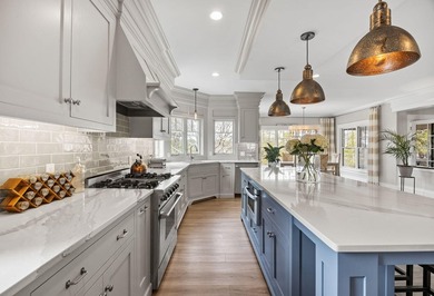 This beautiful Coastal New England / Nantucket-style home - photo 7