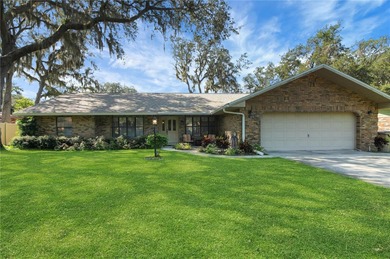 Lake Griffin Home Sale Pending in Leesburg Florida