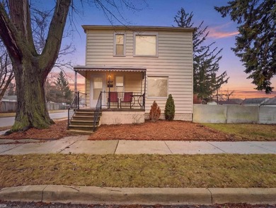 Detroit River Home For Sale in Wyandotte Michigan