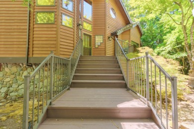 Lake Home For Sale in Grants Pass, Oregon