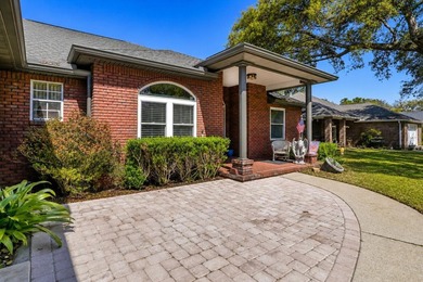 IT'S A LIFESTYLE!!! Nestled between two sought after communities - photo 4