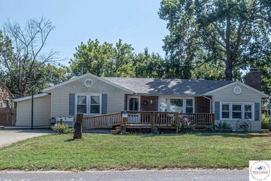 Truman Lake Home For Sale in Clinton Missouri