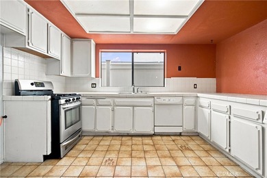Downtown Huntington Beach Fixer Opportunity! Rare opportunity to - photo 11