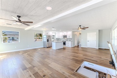Waterfront paradise! This fully renovated 2-bedroom, 2-bath - photo 25
