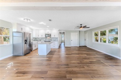 Waterfront paradise! This fully renovated 2-bedroom, 2-bath - photo 29