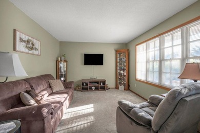 Pride of ownership shines in this well-cared-for home, lovingly - photo 2
