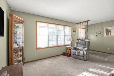 Pride of ownership shines in this well-cared-for home, lovingly - photo 4