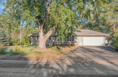 Pride of ownership shines in this well-cared-for home, lovingly - photo 7