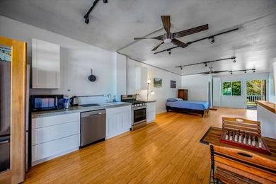 This is your chance to buy a well maintained commercial building - photo 14