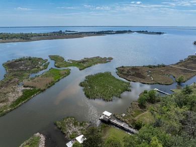 Set along the serene shores of Jolly Bay at the mouth of - photo 5