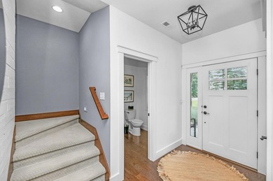 Immaculate, 5 BD 3.5 BA 3,022-sq-ft like-new contemporary in - photo 23