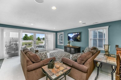 Immaculate, 5 BD 3.5 BA 3,022-sq-ft like-new contemporary in - photo 24