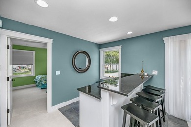 Immaculate, 5 BD 3.5 BA 3,022-sq-ft like-new contemporary in - photo 26