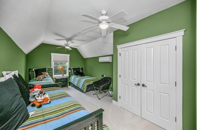 Immaculate, 5 BD 3.5 BA 3,022-sq-ft like-new contemporary in - photo 31